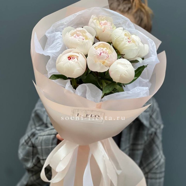 Букет белых пионов в Туле