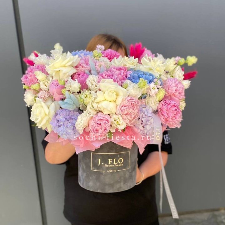 Цилиндр с пионами "Аса" в Туле