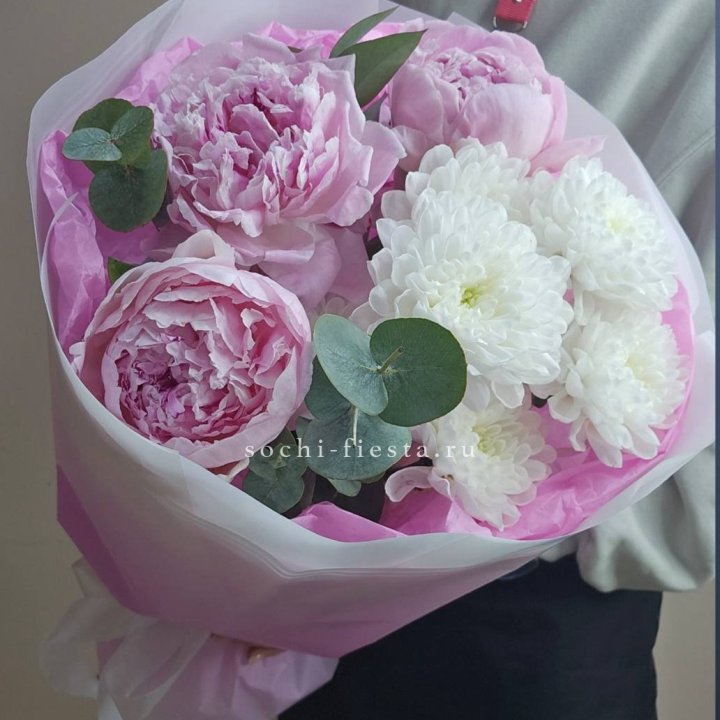  Букет комплимент с пионами в Туле