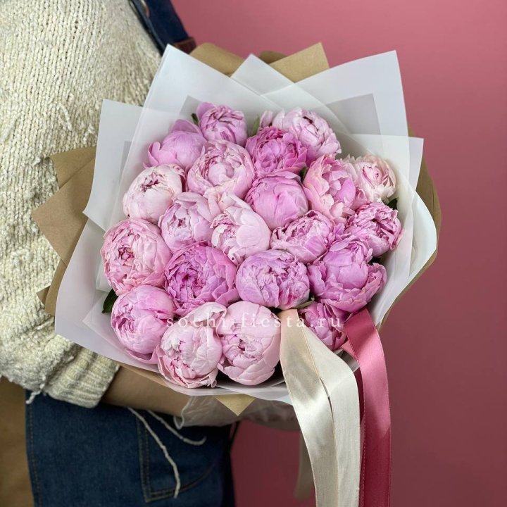 Букет из 21 пионов в Туле