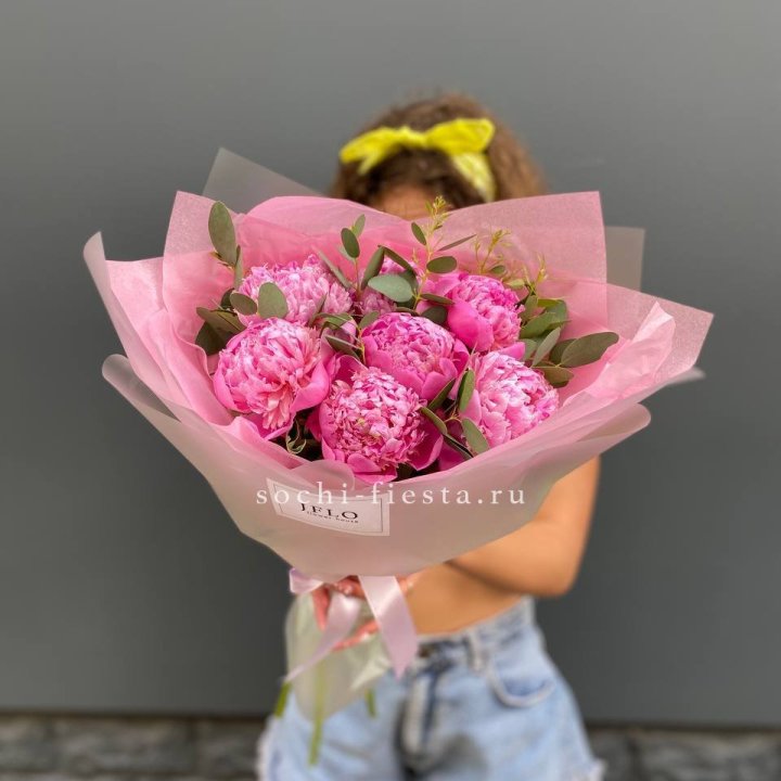 7 ярких пионов в оформлении в Туле