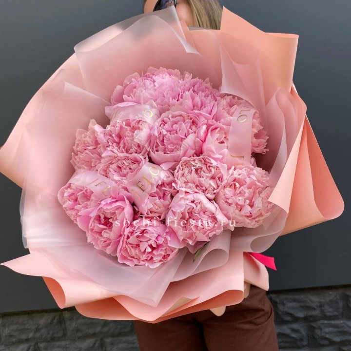 15 пионов "Монинг" в Туле