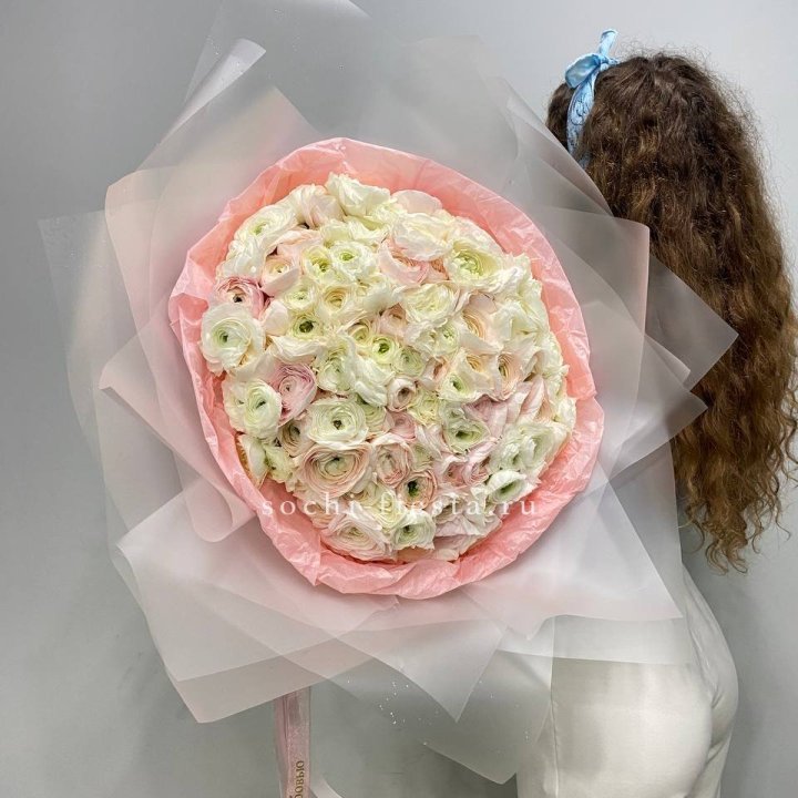 113 ранункулюсов  в Туле