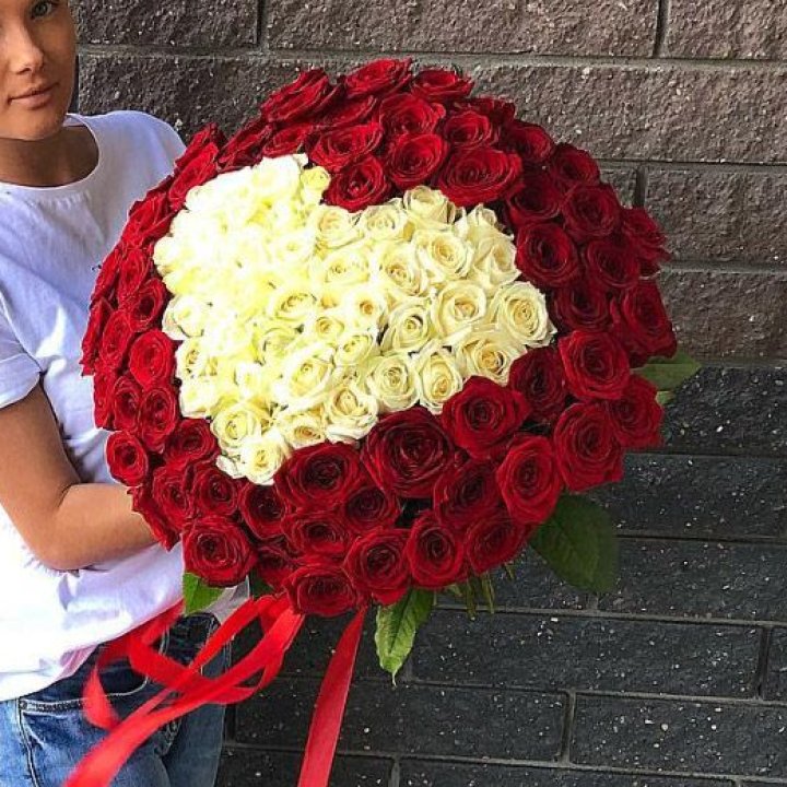 101 роза "Сердце" в Туле