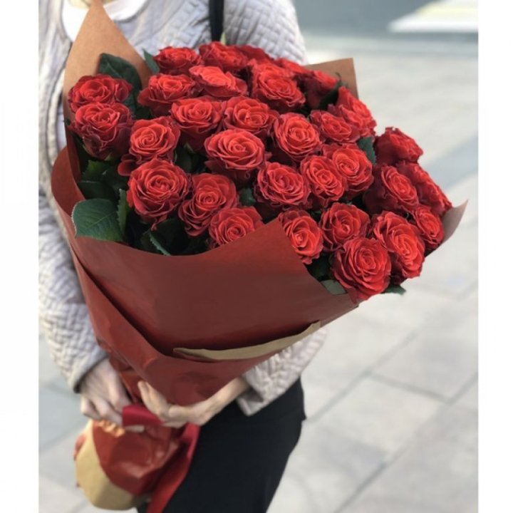 29 высоких роз  в Туле