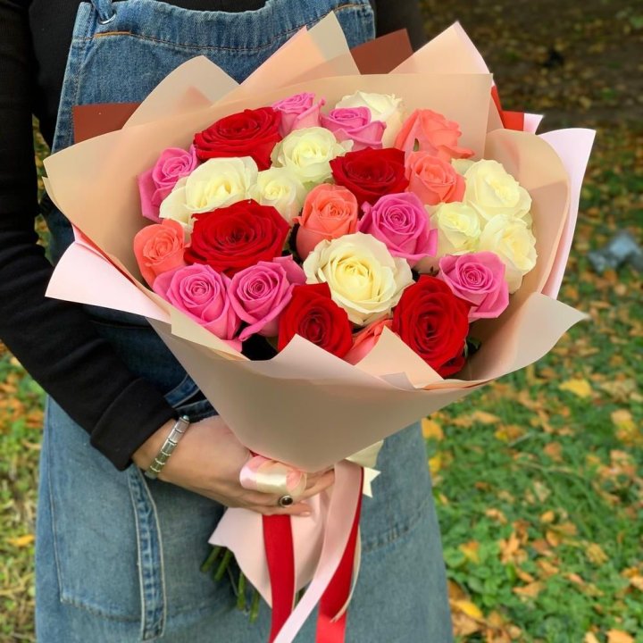 25 роз "Карусель" в Туле