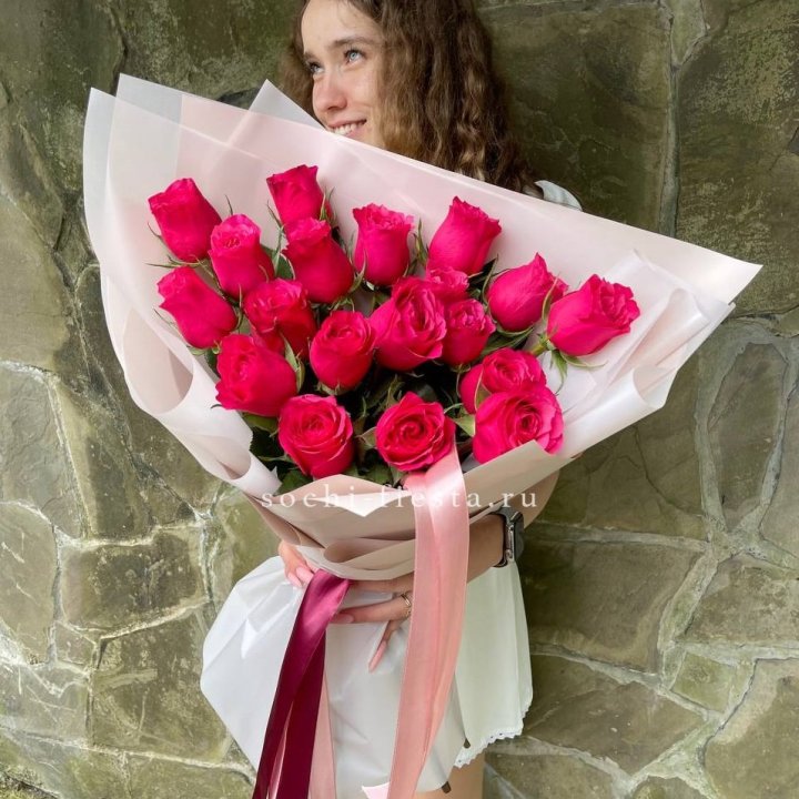 19 алых роз в Туле