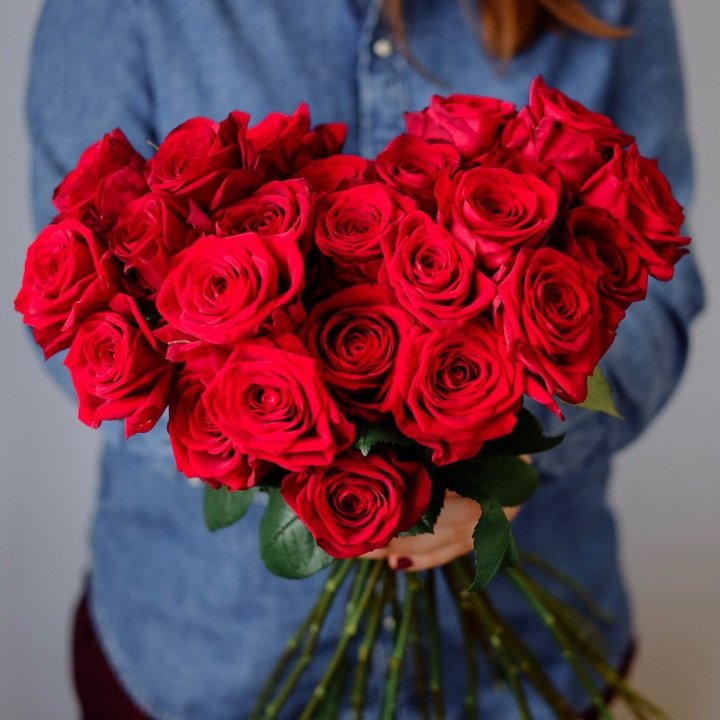 25 красных роз в Туле