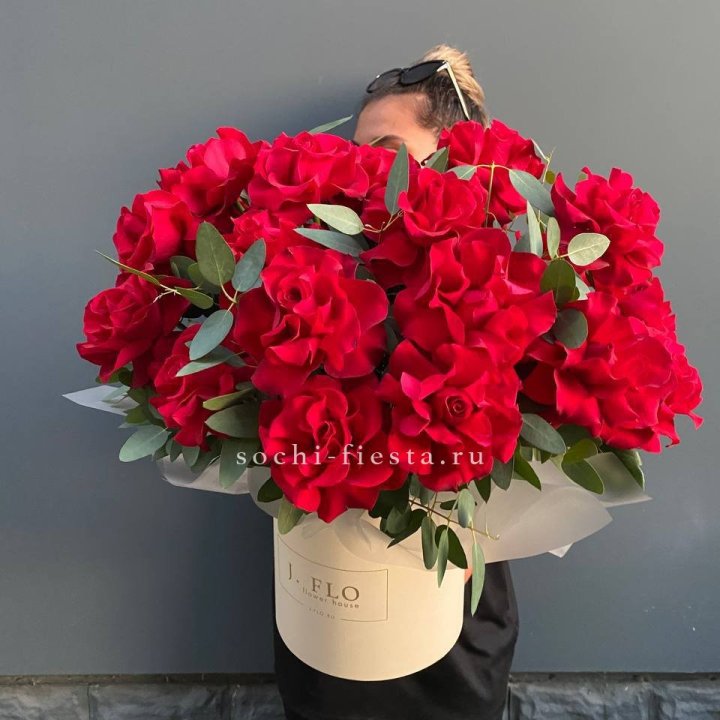 25 Французских красных роз в коробке в Туле