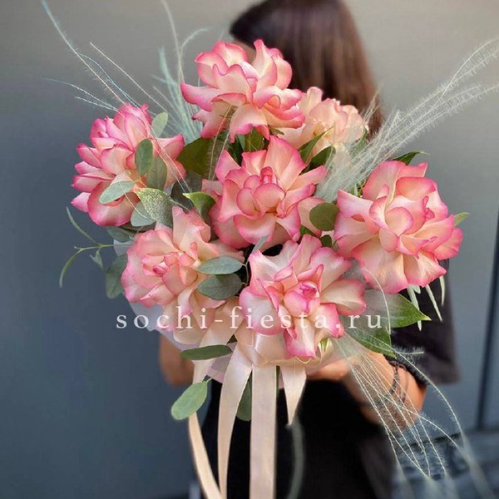 9 Французских роз Джумилия в боксе в Туле