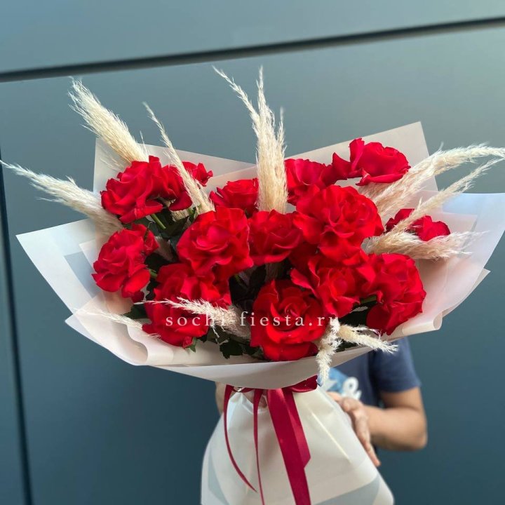 15 Красных французских розы в Туле