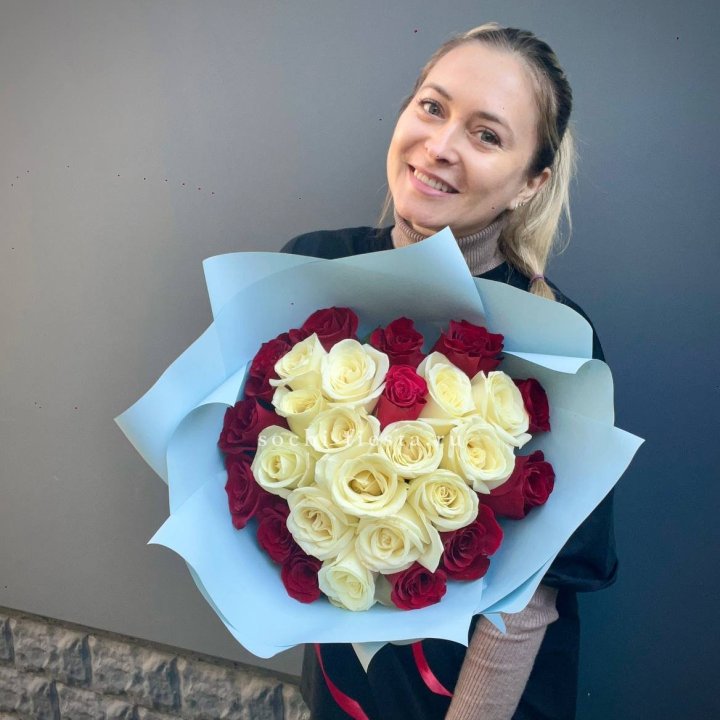 27 роз "Сердце" в Туле