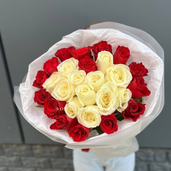 27 роз микс в Туле