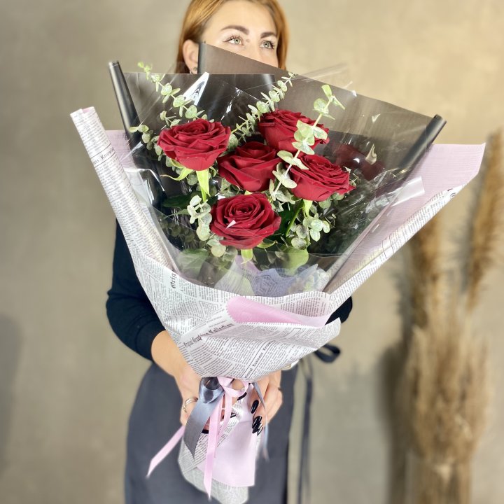 5 красных роз в Туле