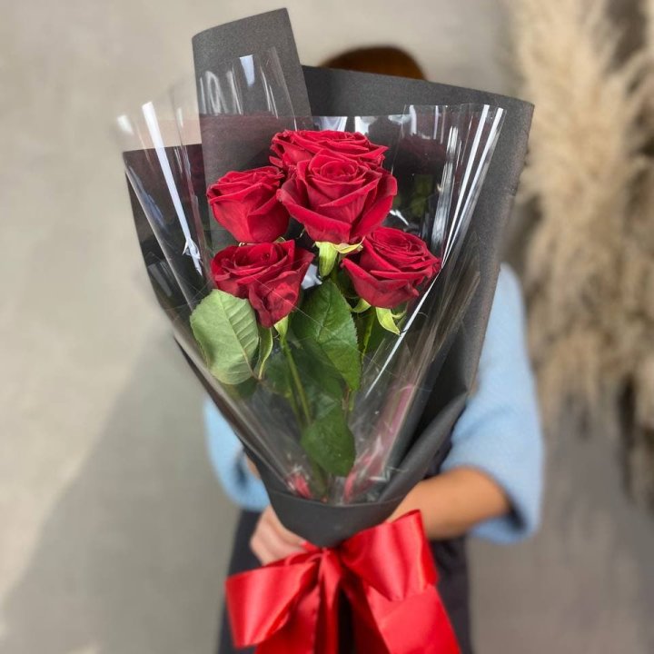 5 роз ред наоми в Туле