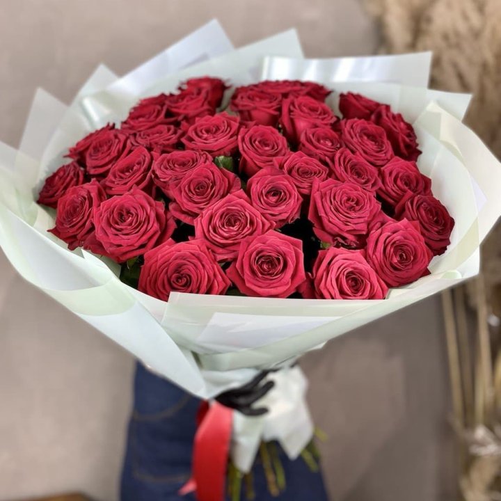 37 красных роз в Туле