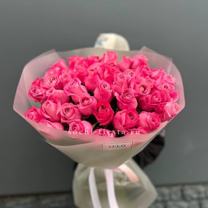 Роза малиновая в Туле