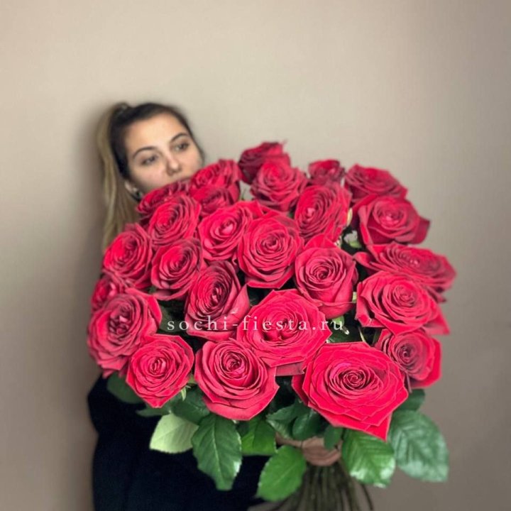 25 высоких роз в Туле
