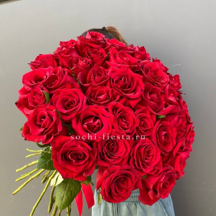 35 красных роз под ленту в Туле