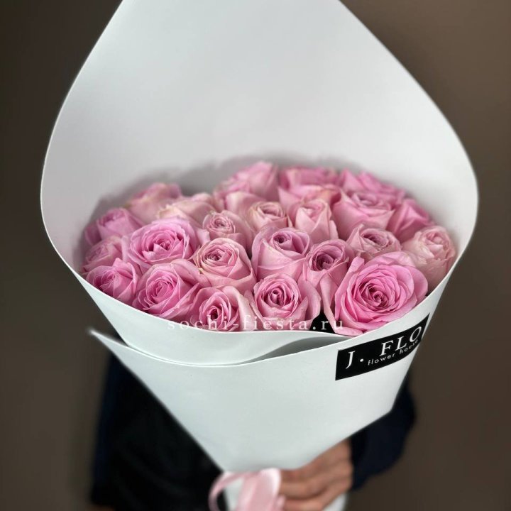 25 розовых роз в Туле