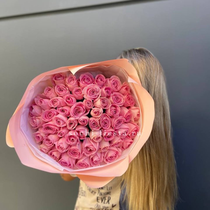 55 розовых роз в Туле