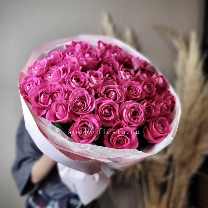 35 розовых роз  в Туле