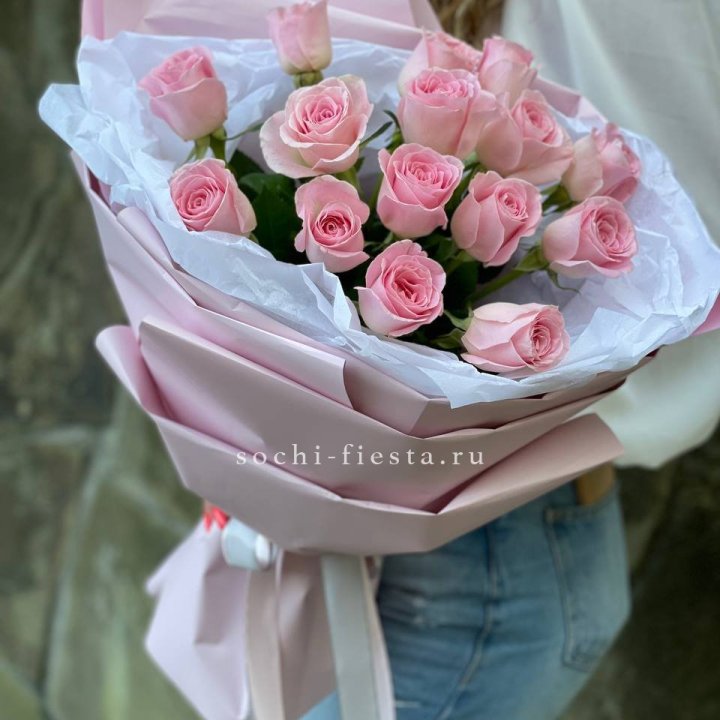 Розовые розы в авторском оформлении в Туле