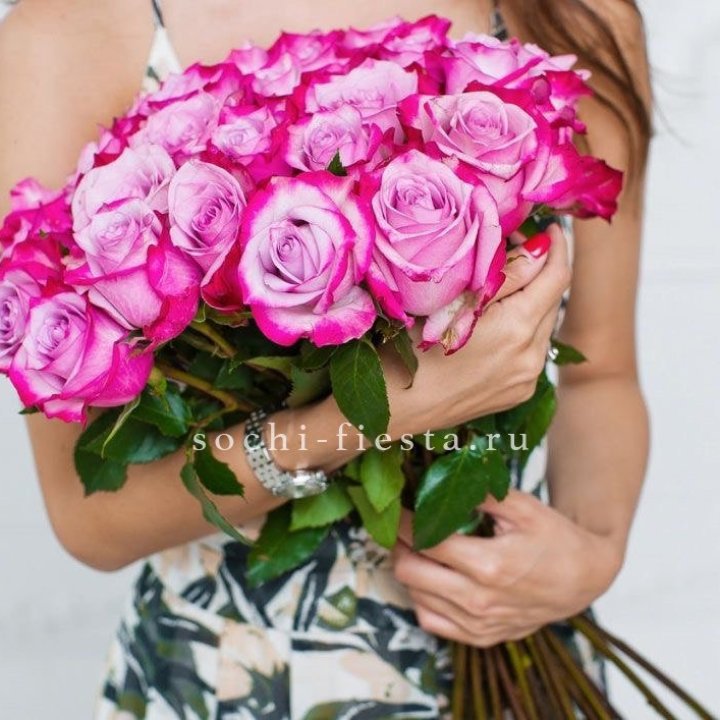 Букет высоких роз Ди перпел в Туле