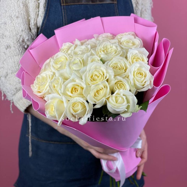 25 белых роз в Туле