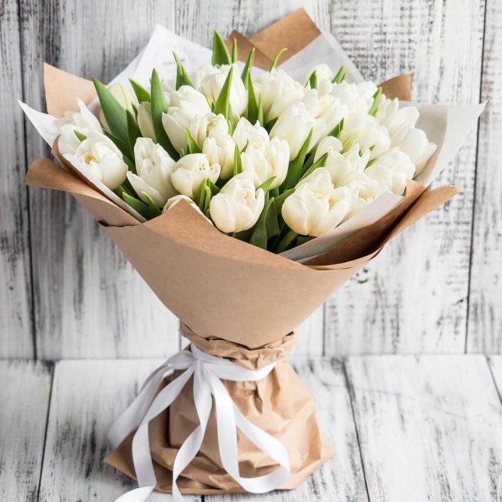 25 белых тюльпанов в Туле
