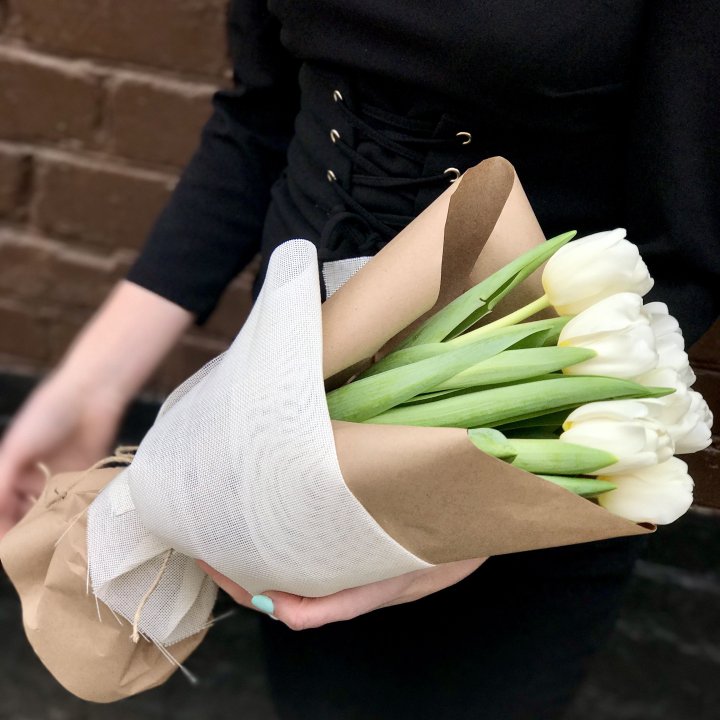 Букет белых тюльпанов в Туле