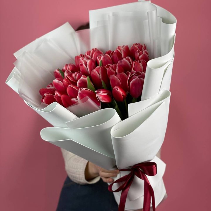 Букет красных тюльпанов в Туле